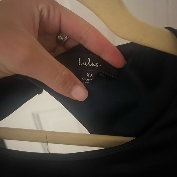 Lulus long navy blue silk open back bow dress. Worn once. Size XS. - Picture 5 of 6